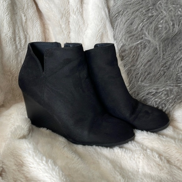 Black Wedges - Picture 1 of 4